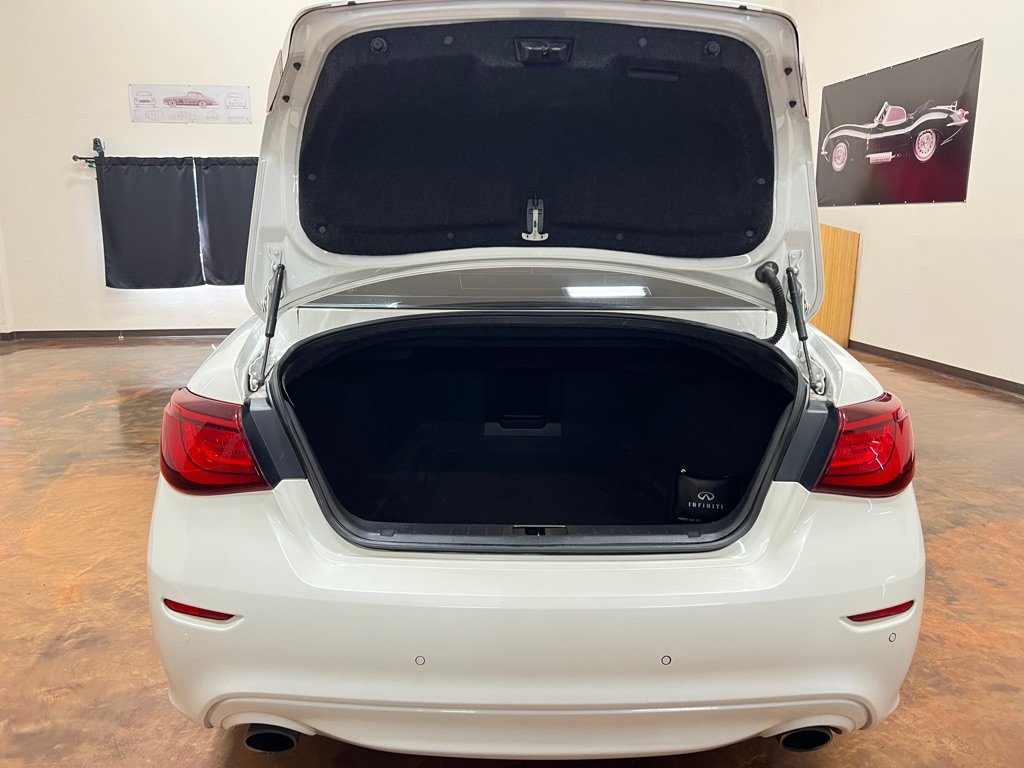 Used 2018 INFINITI Q70 L 3.7 RWD image 29