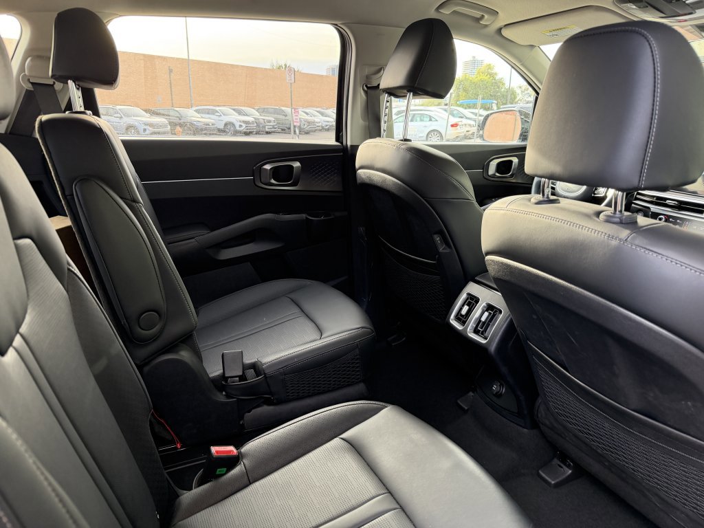 Used 2025 Kia Sorento EX image 37