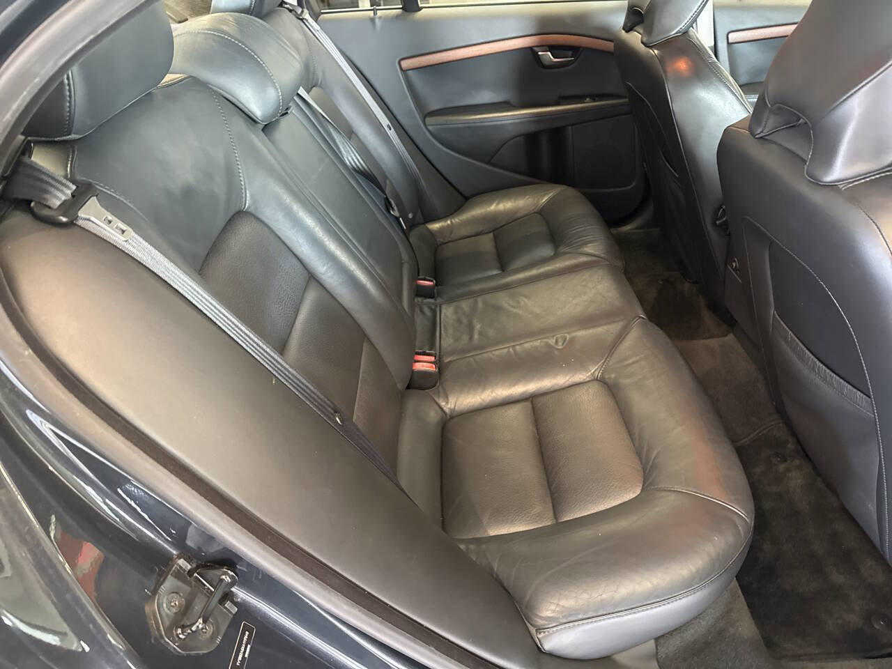 Used 2010 Volvo S80 3.2 image 32