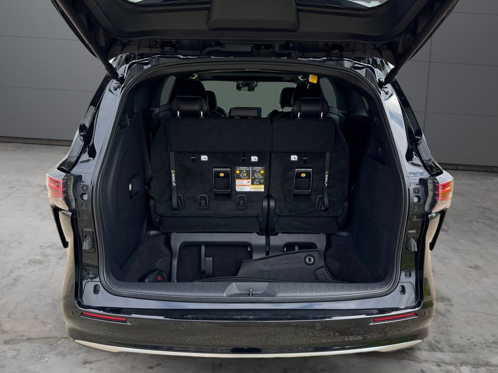 Certified 2026 Toyota Sienna Platinum AWD/4WD image 19