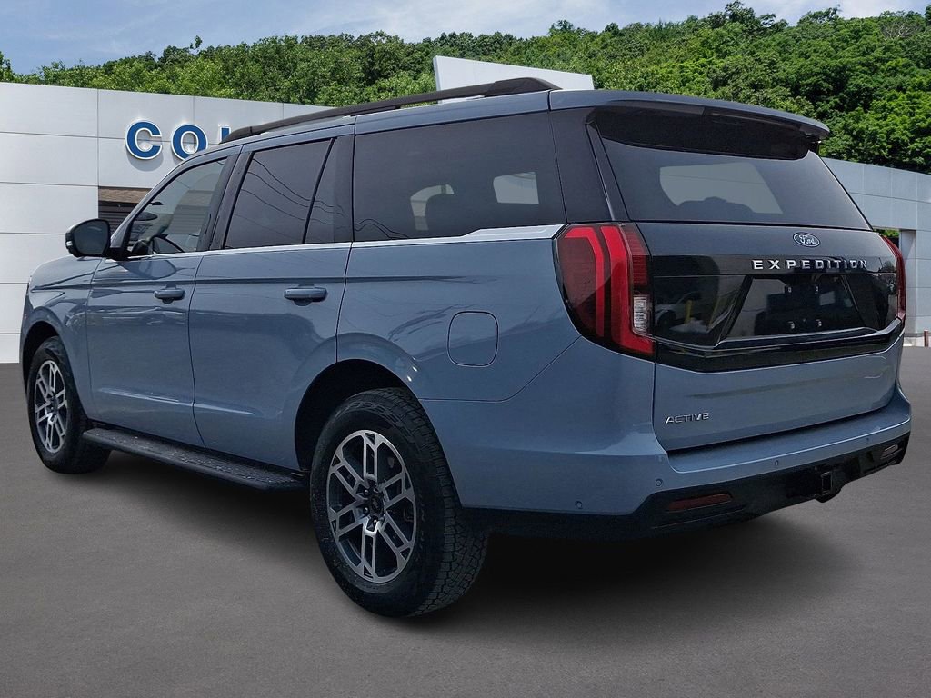 Certified 2025 Ford Expedition Active image 4