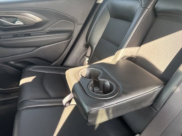 Used 2024 GMC Terrain SLT AWD/4WD image 29