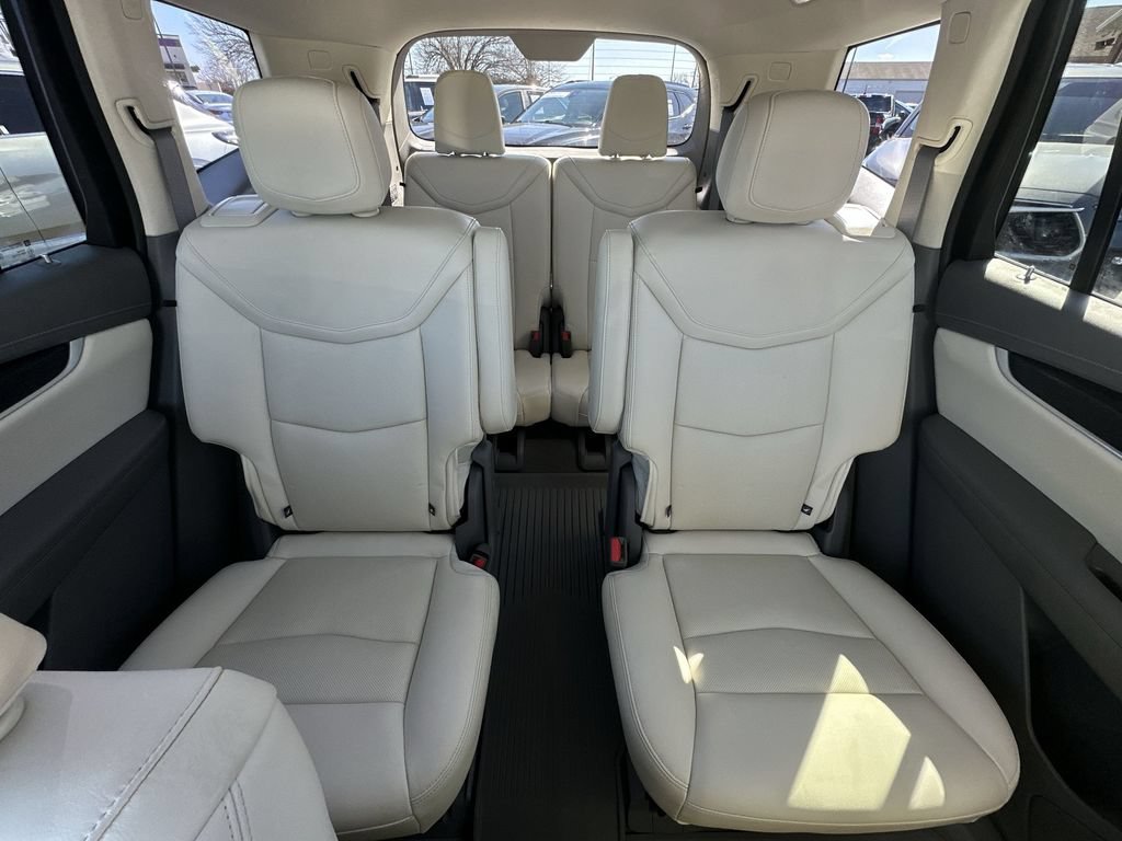 Used 2024 Cadillac XT6 Premium Luxury w/ Technology Package AWD/4WD image 23