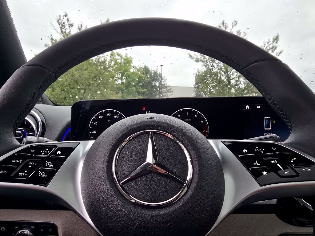New 2026 Mercedes-Benz GLB 250 4MATIC image 26