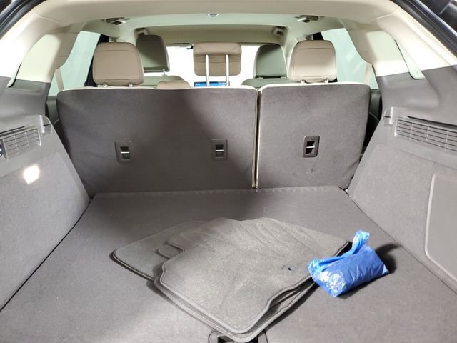 Used 2023 Lincoln Nautilus FWD w/ Premium Package image 7