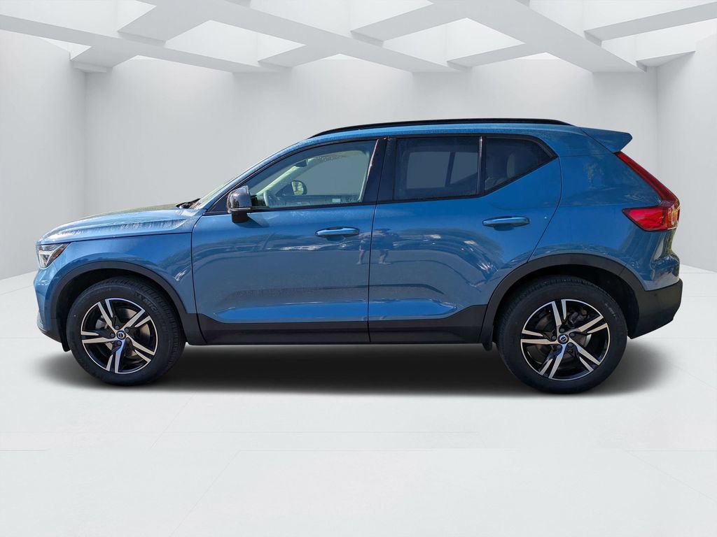 Certified 2023 Volvo XC40 B5 Plus w/ Driver Assist Package image 6