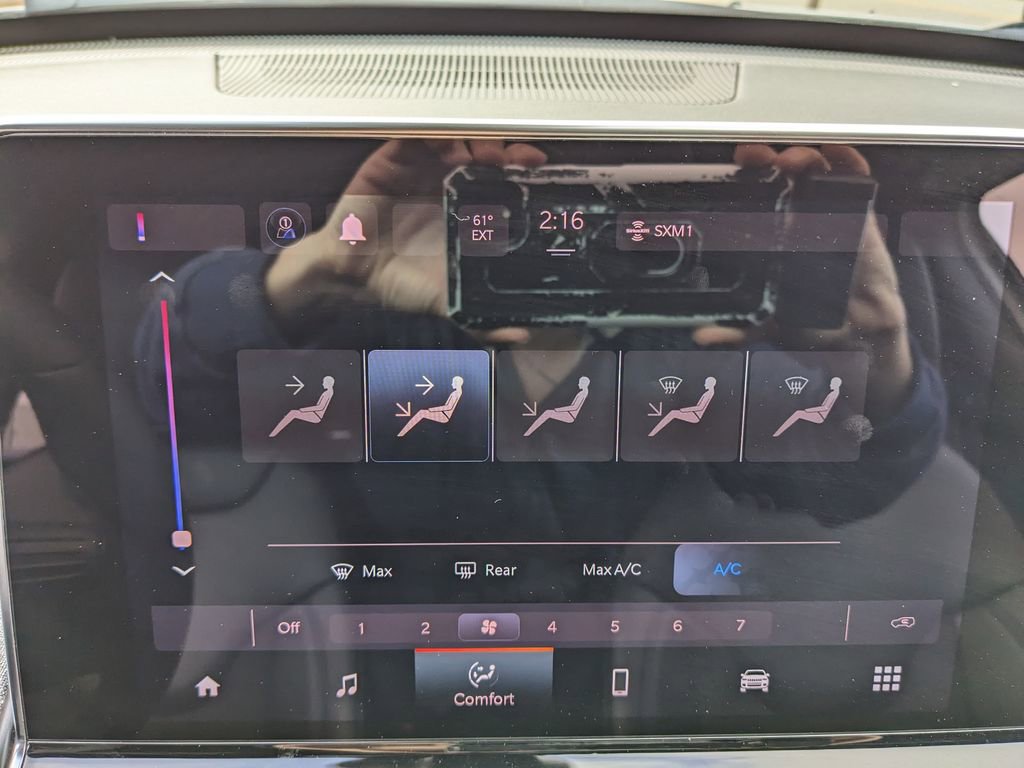 Used 2024 Jeep Compass Latitude image 30