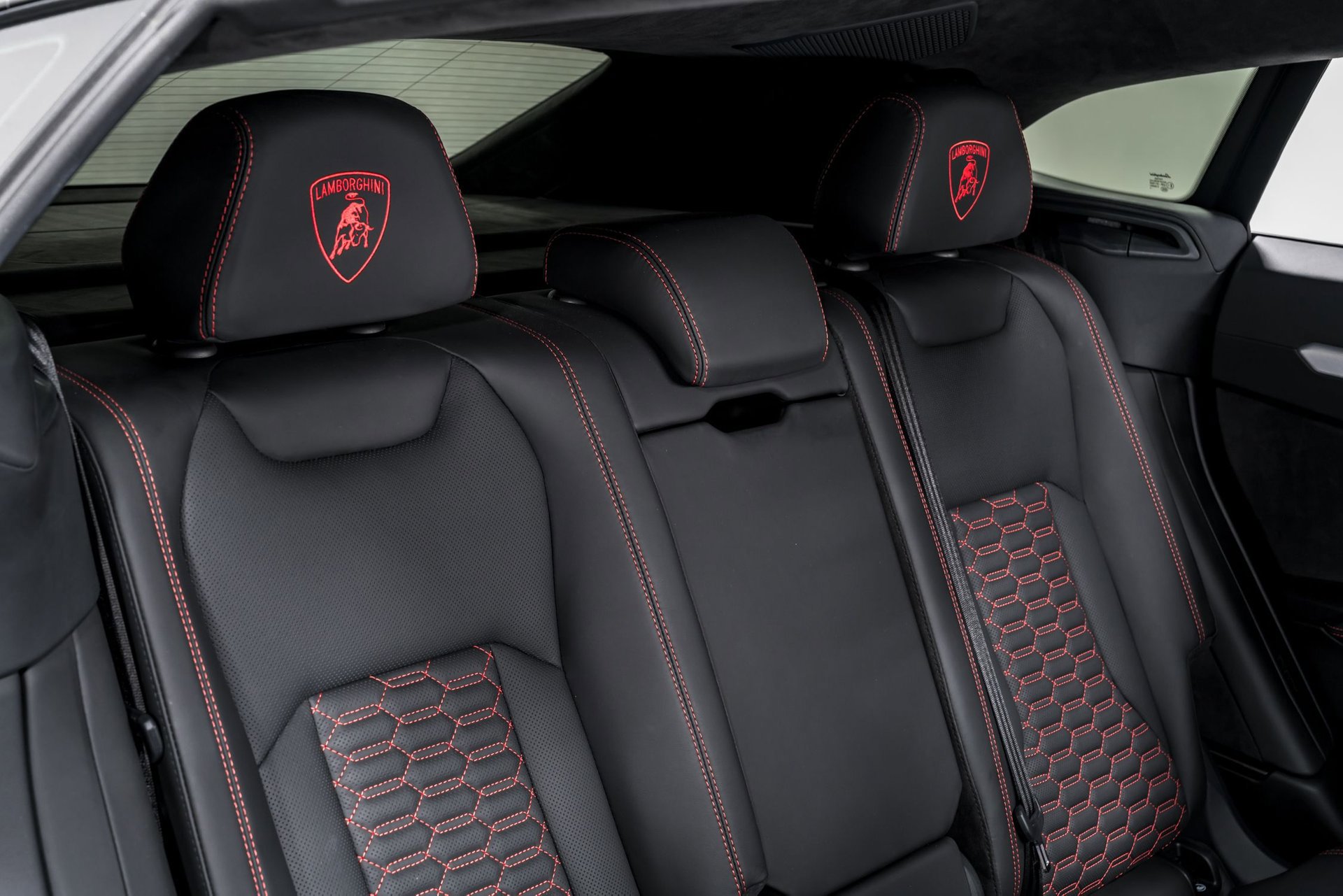 Used 2020 Lamborghini Urus image 33