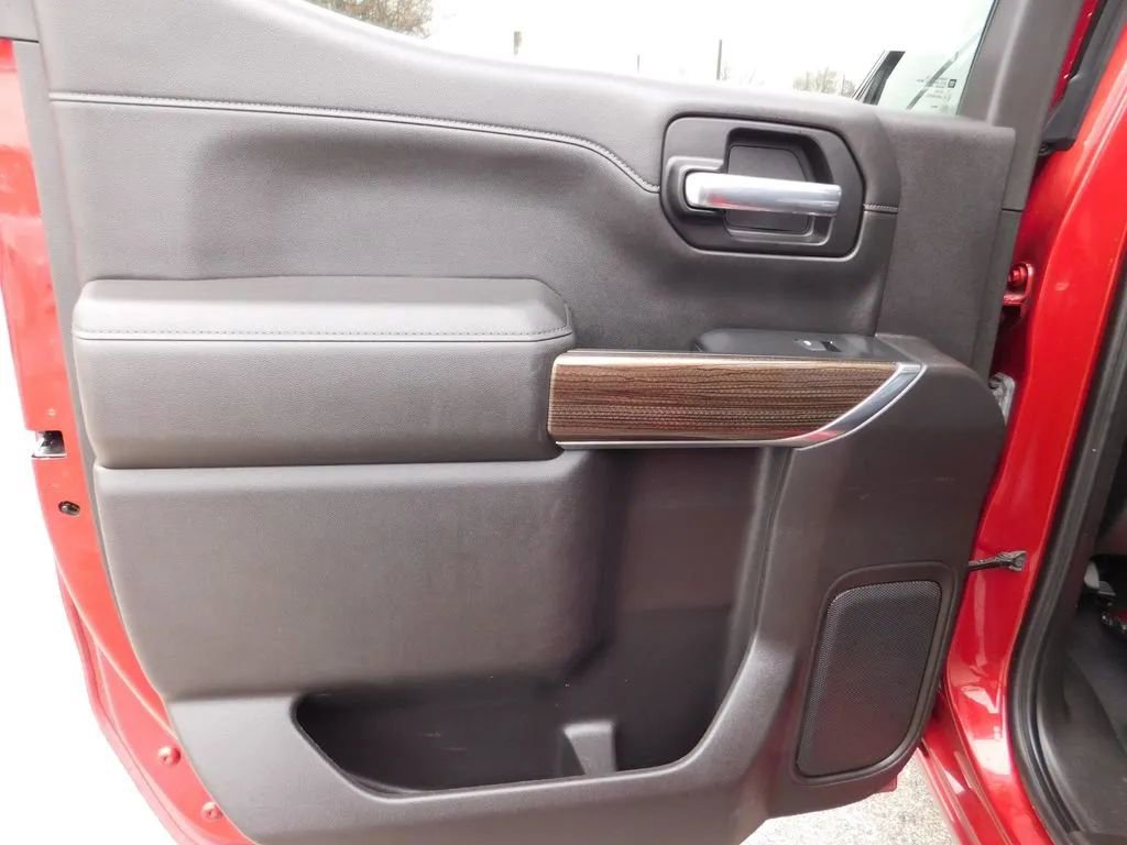 Used 2021 Chevrolet Silverado 1500 RST image 11