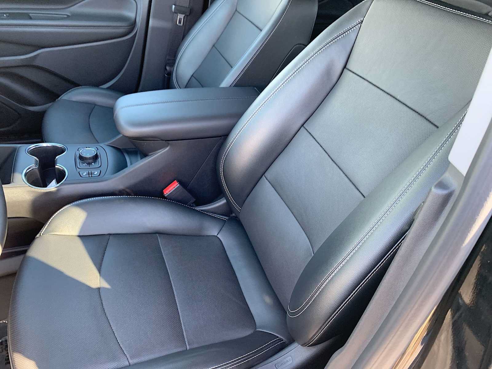 Certified 2023 GMC Terrain SLT w/ Elevation Edition AWD/4WD image 18