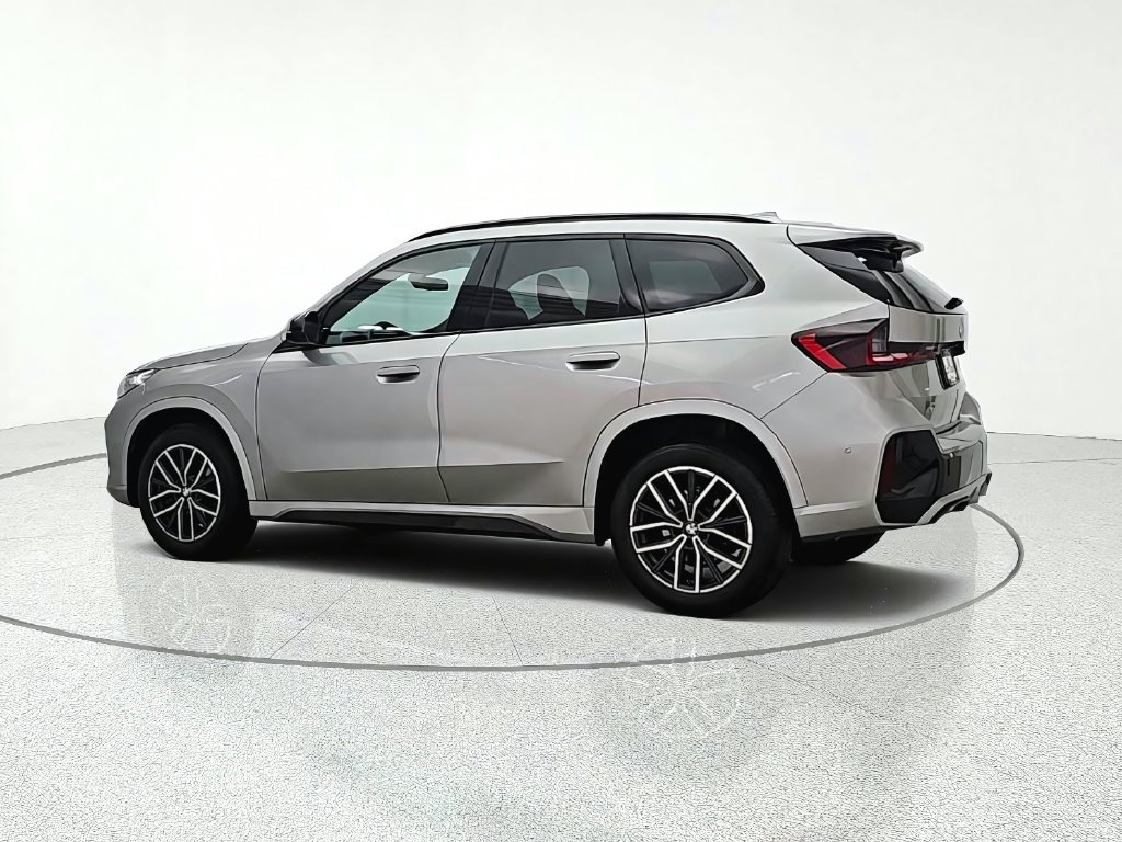 Used 2023 BMW X1 xDrive28i w/ Premium Package AWD/4WD image 5