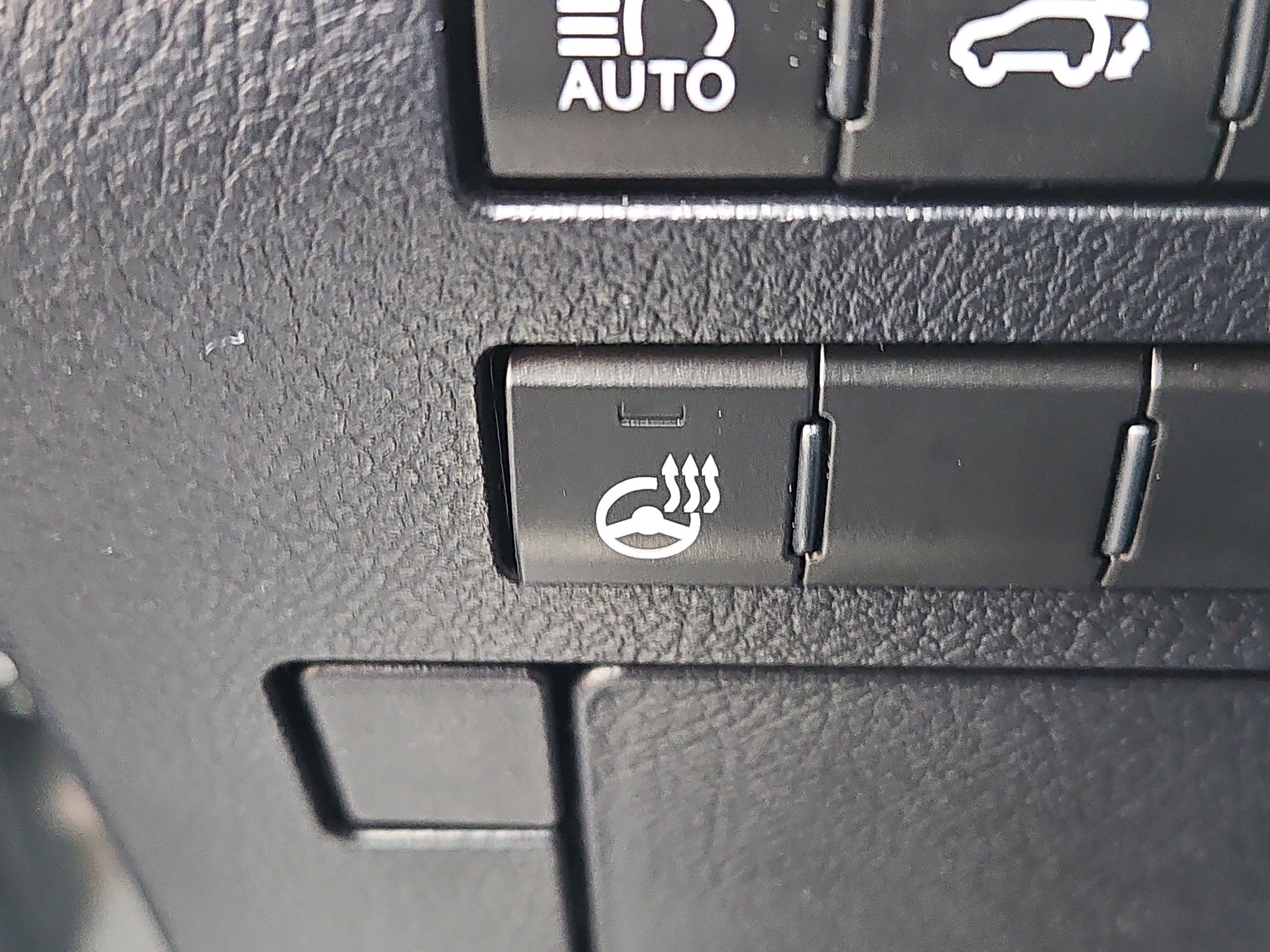 Used 2022 Lexus RX 350L Premium w/ Premium Package image 13