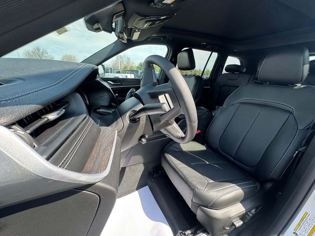 New 2026 Jeep Grand Cherokee Limited AWD/4WD image 12