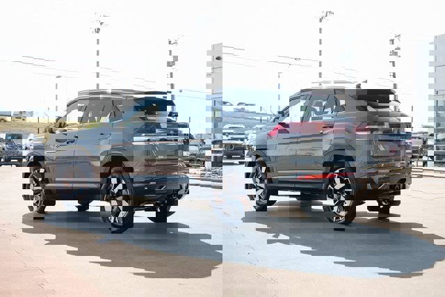 New 2026 Volkswagen Atlas Cross Sport SE image 4