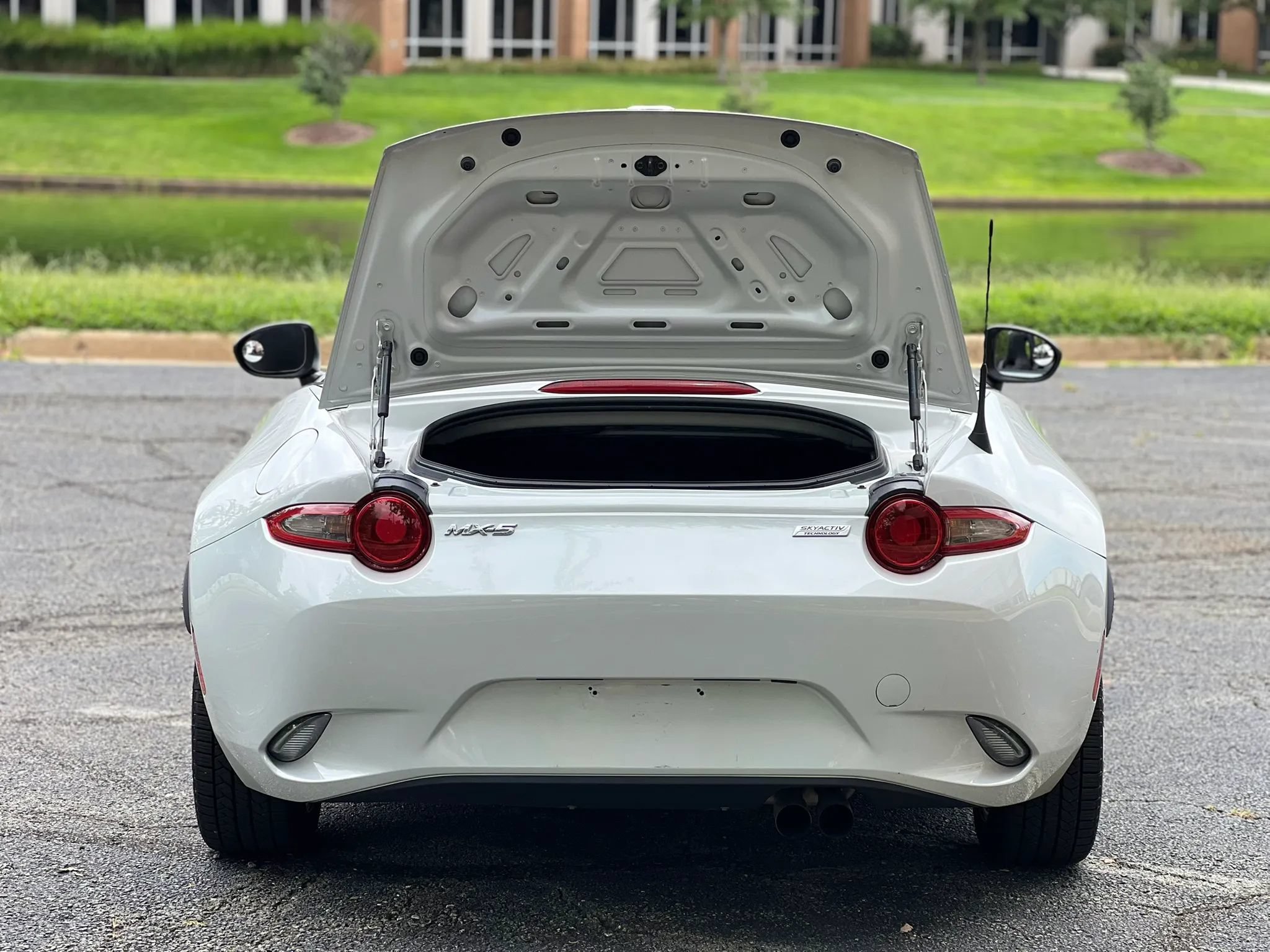Used 2016 MAZDA MX-5 Miata Sport RWD image 34