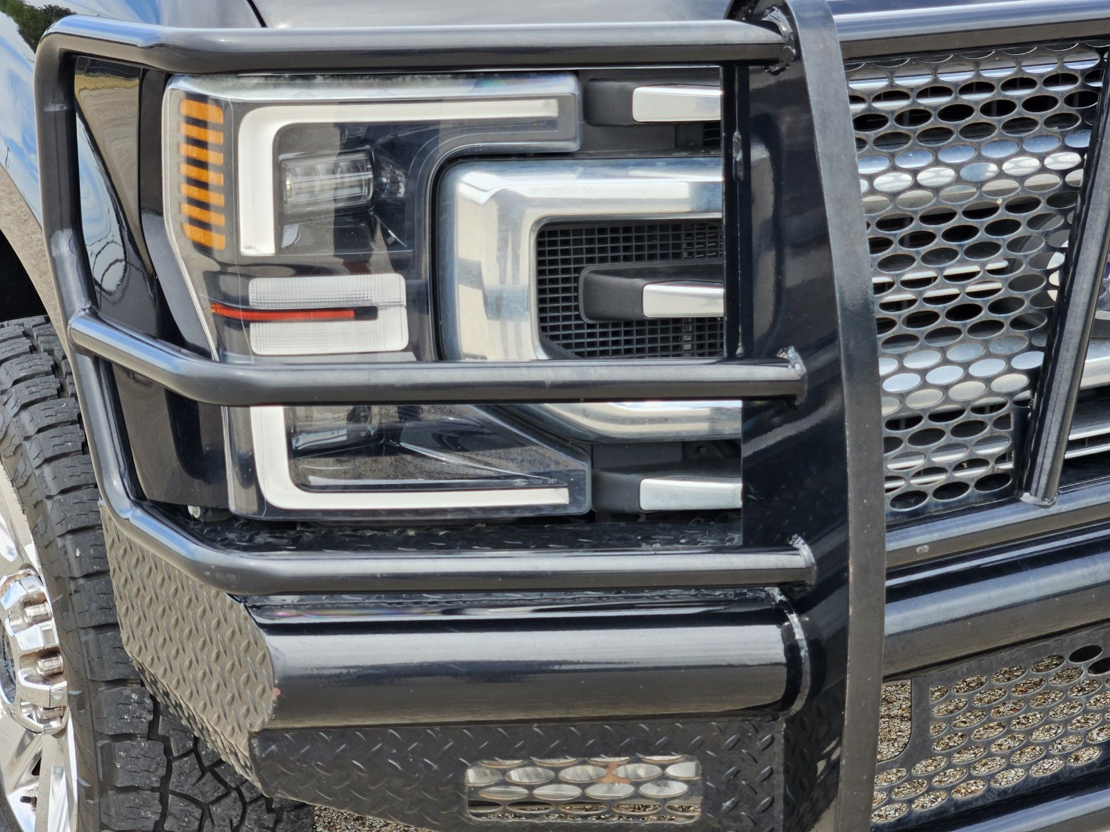 Used 2021 Ford F250 Platinum AWD/4WD image 9