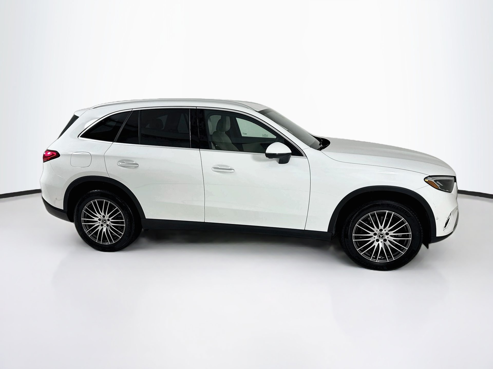 Certified 2025 Mercedes-Benz GLC 300 image 9