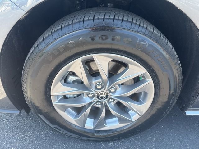 Used 2025 Toyota Sienna XLE image 22