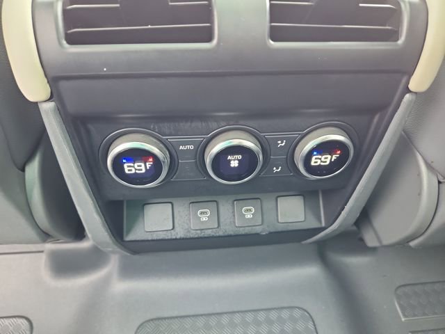 Used 2024 Land Rover Defender 110 X-Dynamic SE AWD/4WD image 26