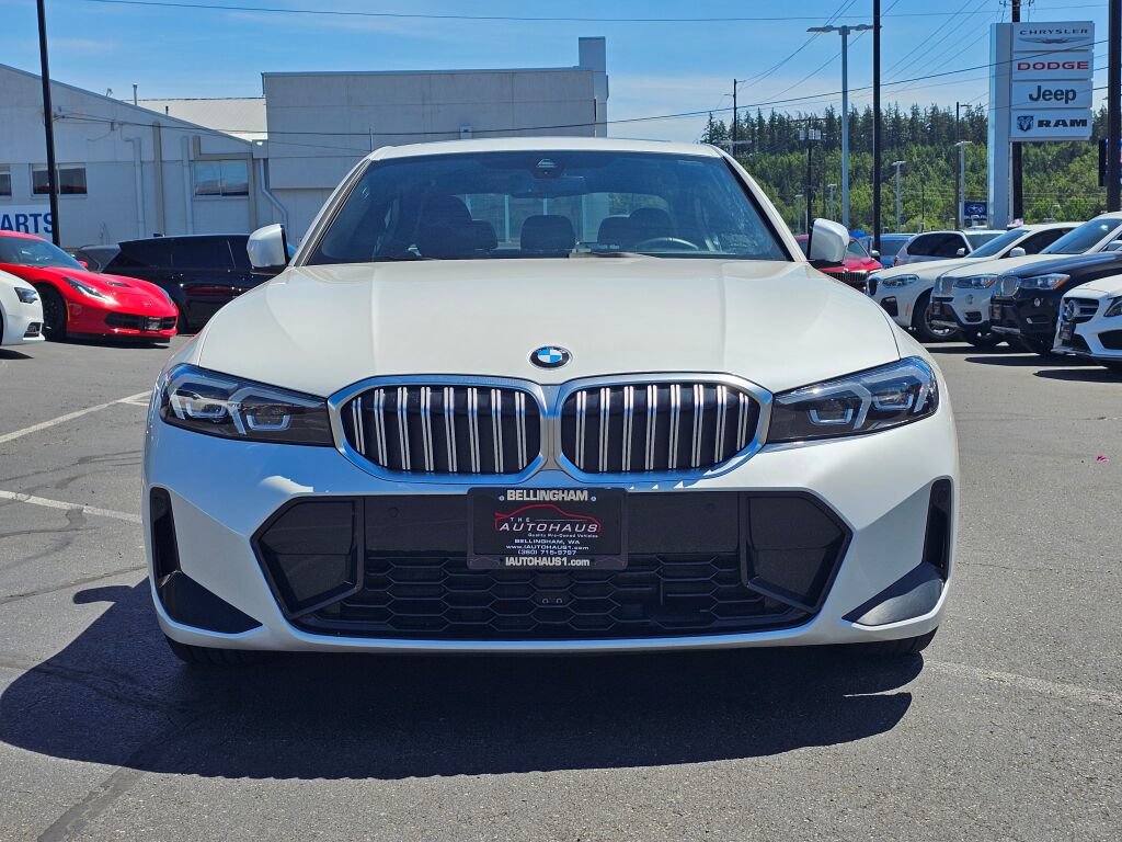 Used 2026 BMW 330i Sedan w/ M Sport Package RWD image 8