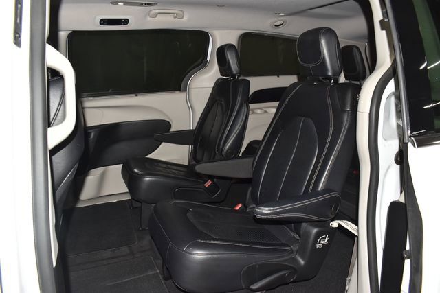 Certified 2022 Chrysler Pacifica Touring-L image 29