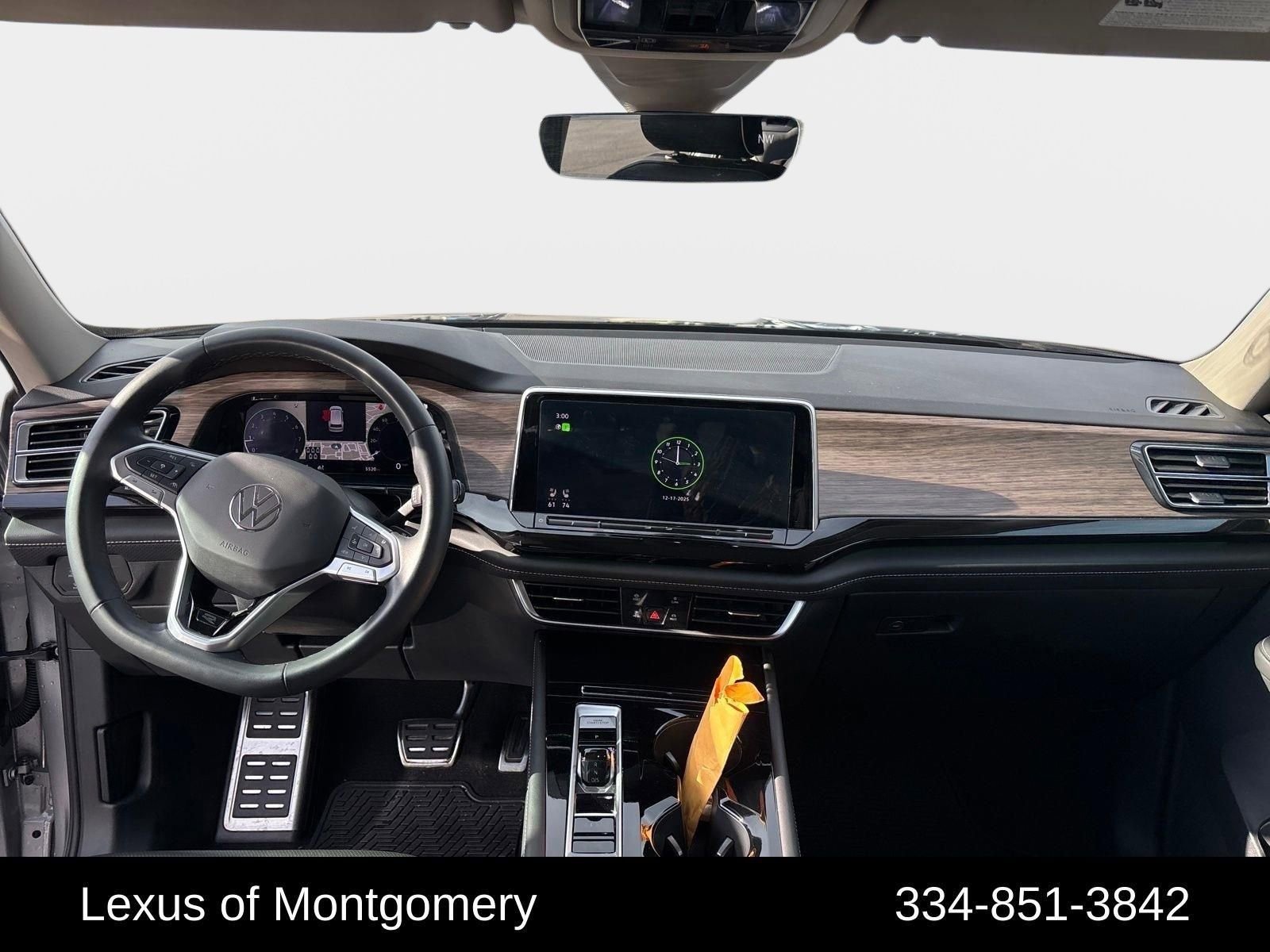 Used 2025 Volkswagen Atlas SEL Premium R-Line image 12