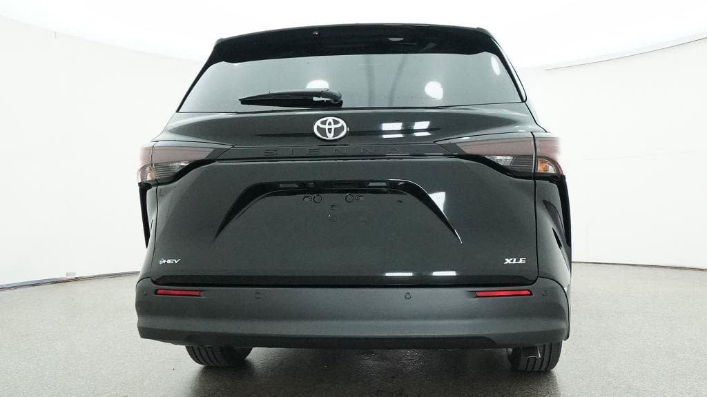 New 2026 Toyota Sienna XLE FWD image 23