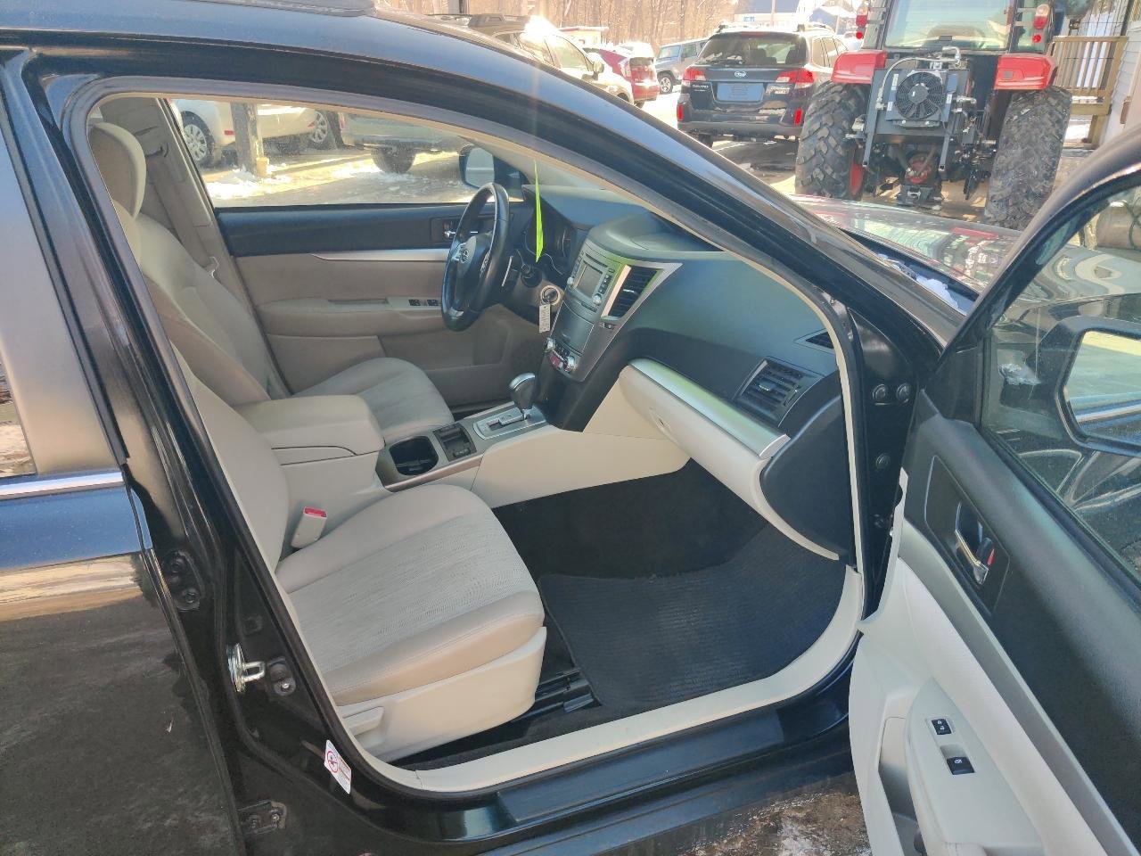 Used 2014 Subaru Outback 2.5i Premium AWD/4WD image 15