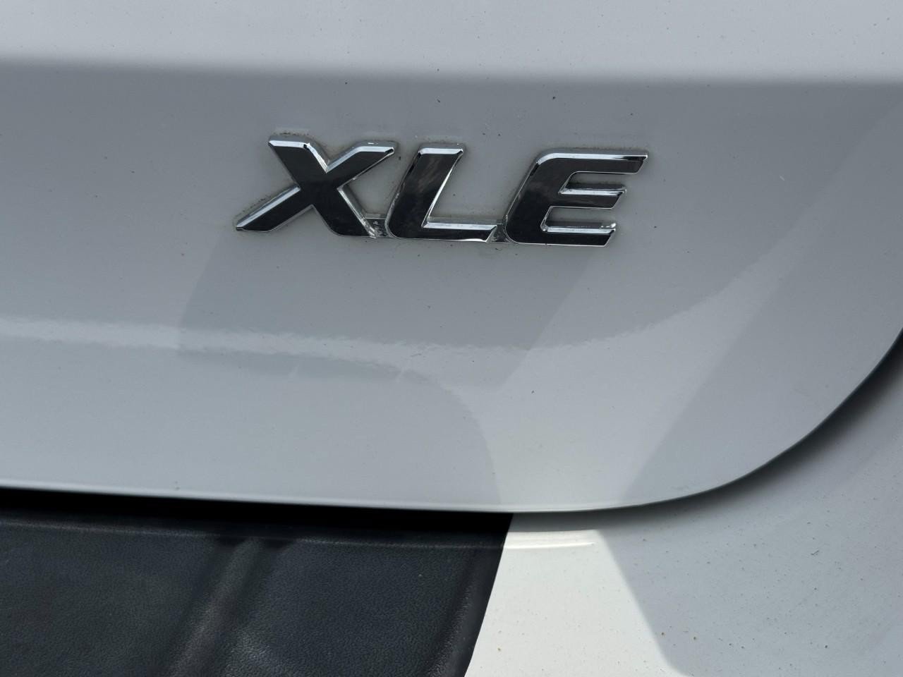 Used 2014 Toyota Sienna XLE FWD image 5