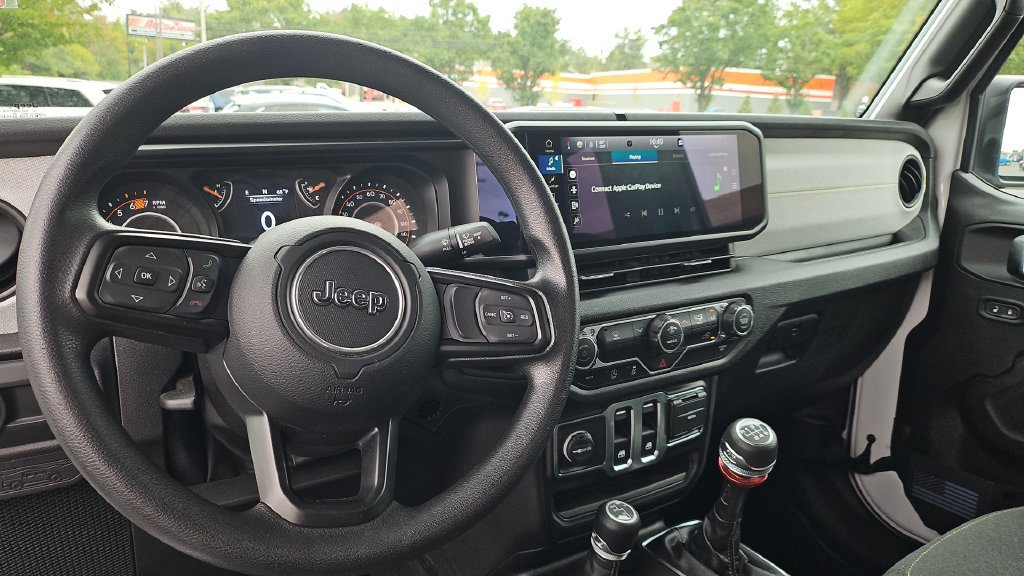 Used 2025 Jeep Wrangler Sport AWD/4WD image 6
