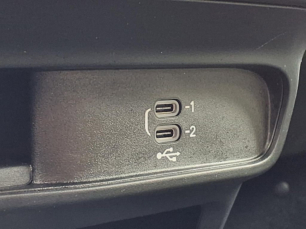 Used 2026 Chrysler Pacifica Select image 20