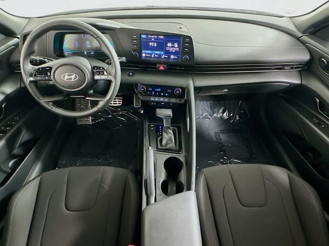 Used 2025 Hyundai Elantra Sport FWD image 13