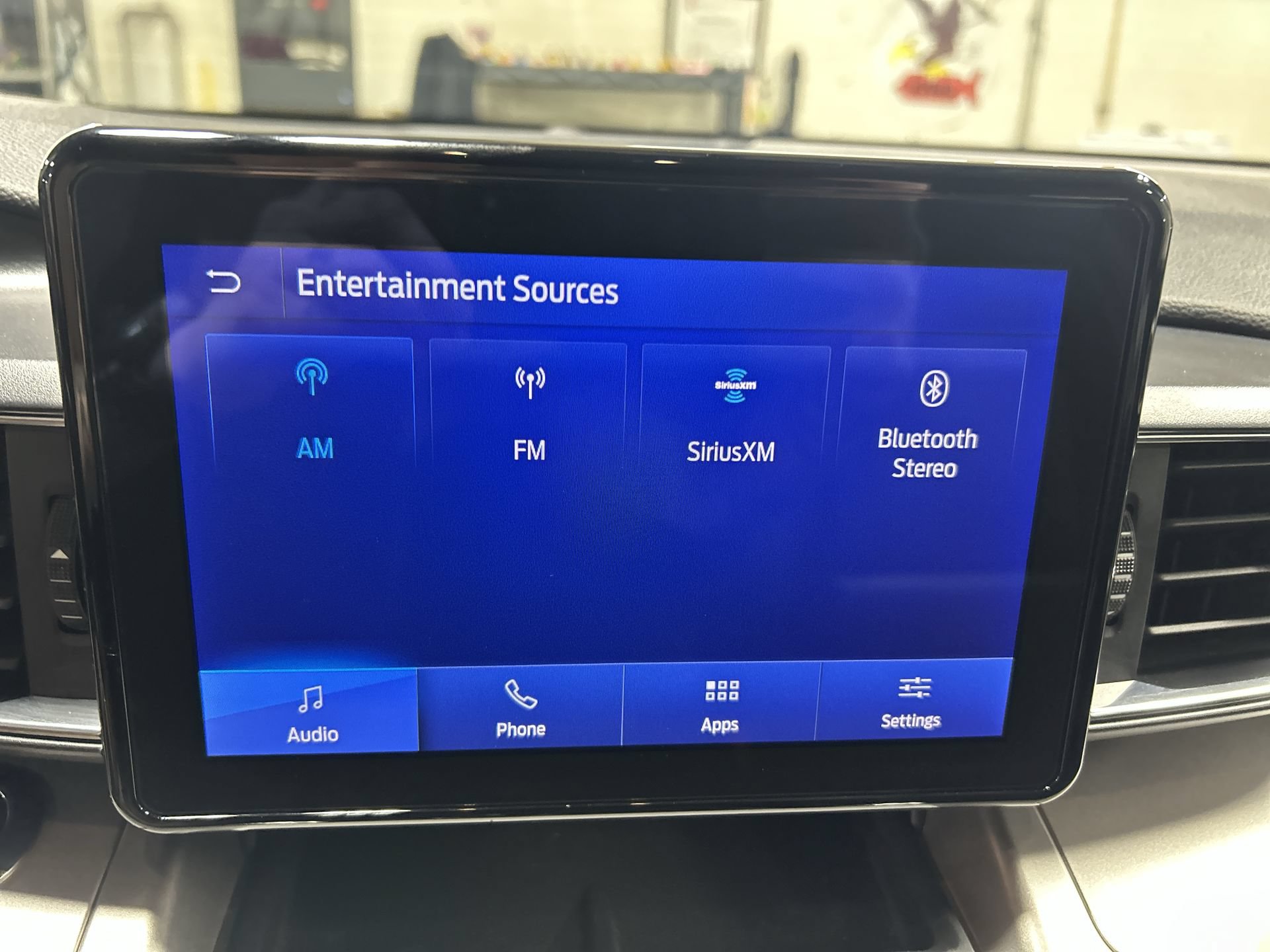 Used 2021 Ford Explorer XLT w/ Equipment Group 202A AWD/4WD image 14