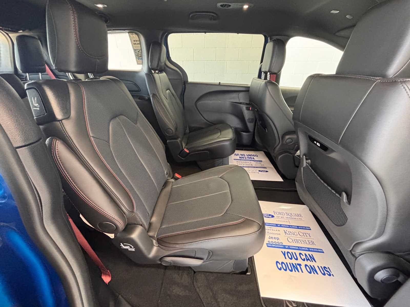 New 2027 Chrysler Pacifica Select FWD image 14