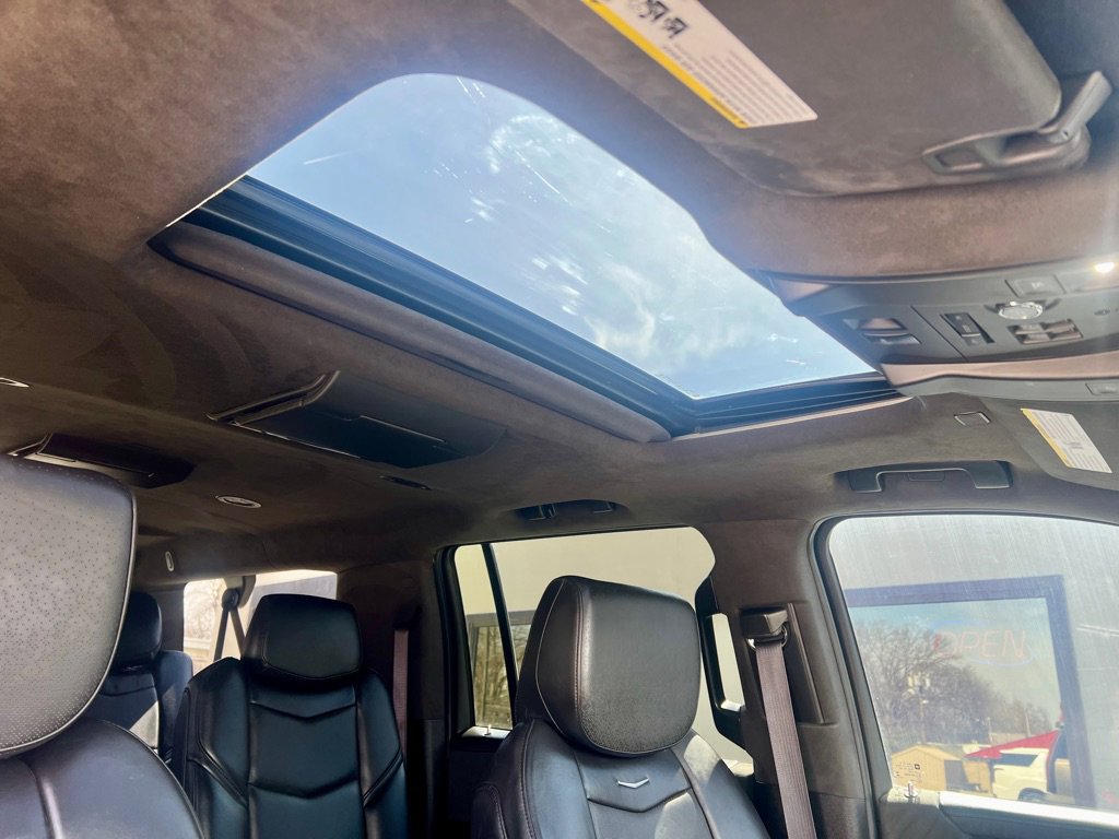 Used 2017 Cadillac Escalade ESV Platinum image 15