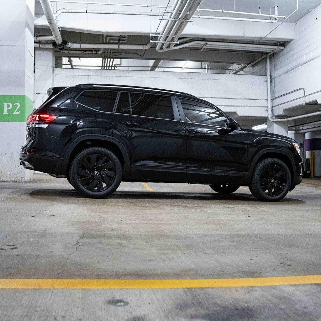 New 2026 Volkswagen Atlas SE w/ Black Wheel Package AWD/4WD image 7