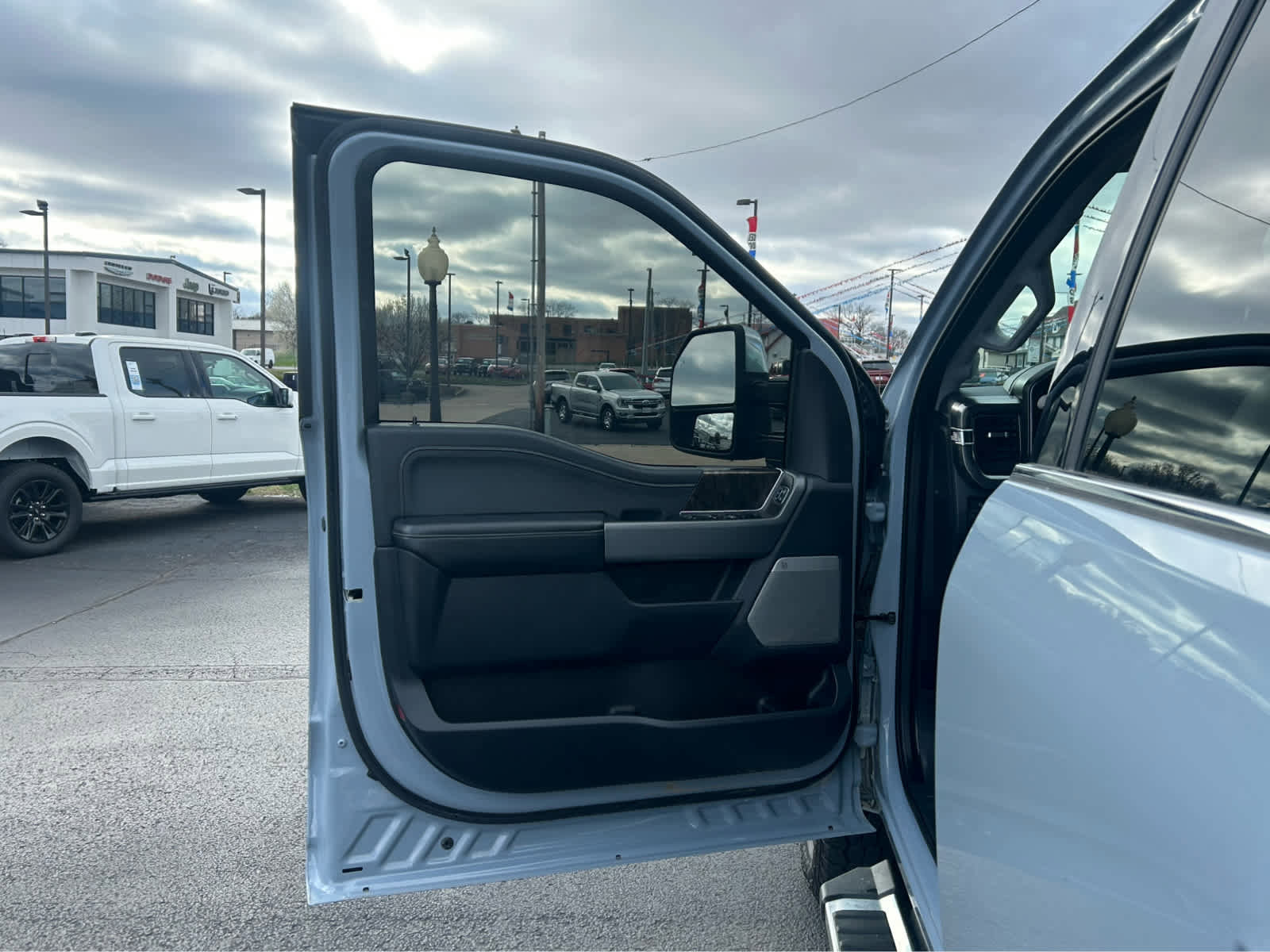 Used 2024 Ford F250 Lariat w/ Chrome Package image 20