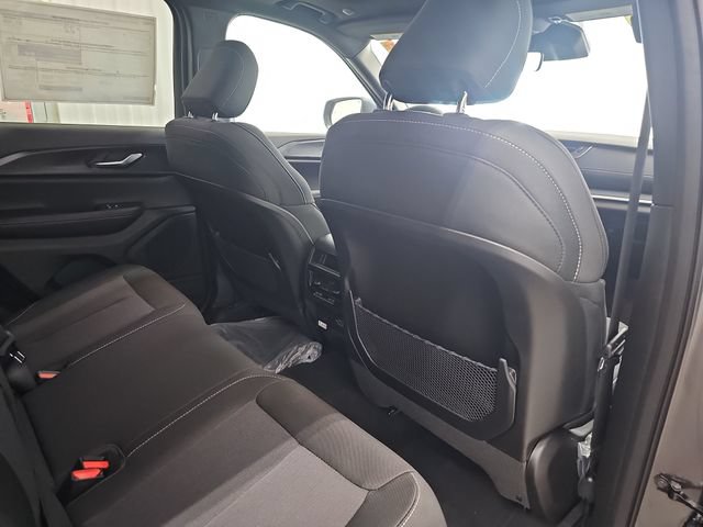 New 2026 Jeep Grand Cherokee Laredo X AWD/4WD image 31