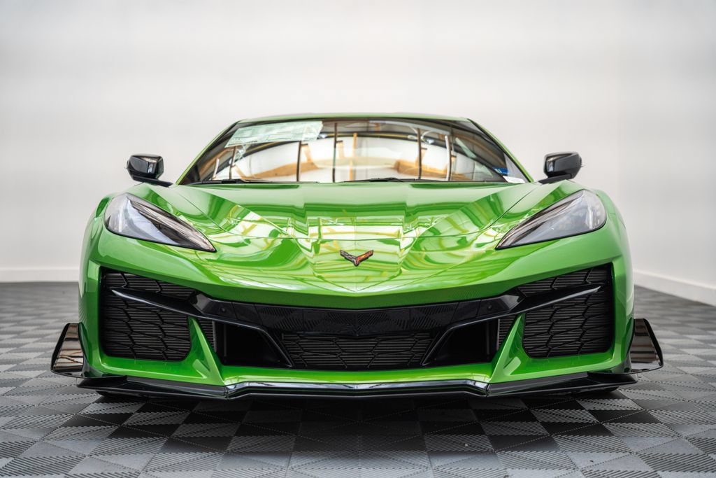New 2026 Chevrolet Corvette Z06 w/ Z07 Performance Package RWD image 2