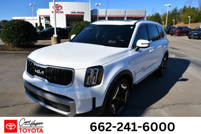 Used 2023 Kia Telluride EX w/ EX Captain's Chair Package image 1