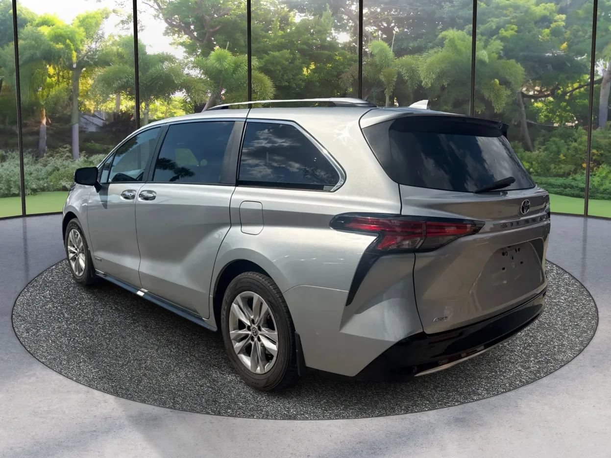 Used 2021 Toyota Sienna Limited AWD/4WD image 7