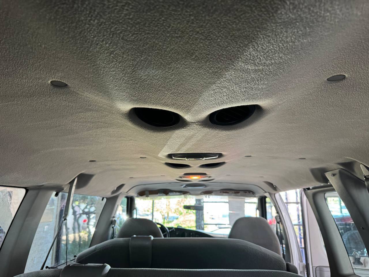Used 2006 Ford E-350 and Econoline 350 XL RWD image 17
