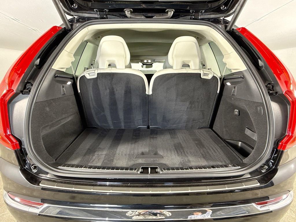 Certified 2023 Volvo XC90 B6 Ultimate w/ Protection Package Premier image 28