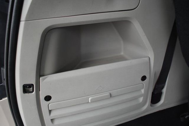 Used 2013 Dodge Grand Caravan SXT w/ Rear Park Assist Pkg image 37
