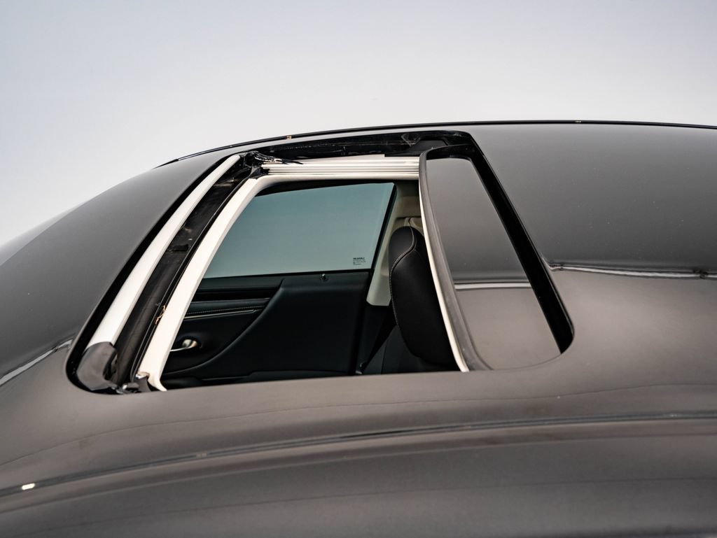 Used 2022 Lexus ES 300h w/ Accessory Package 2 FWD image 14