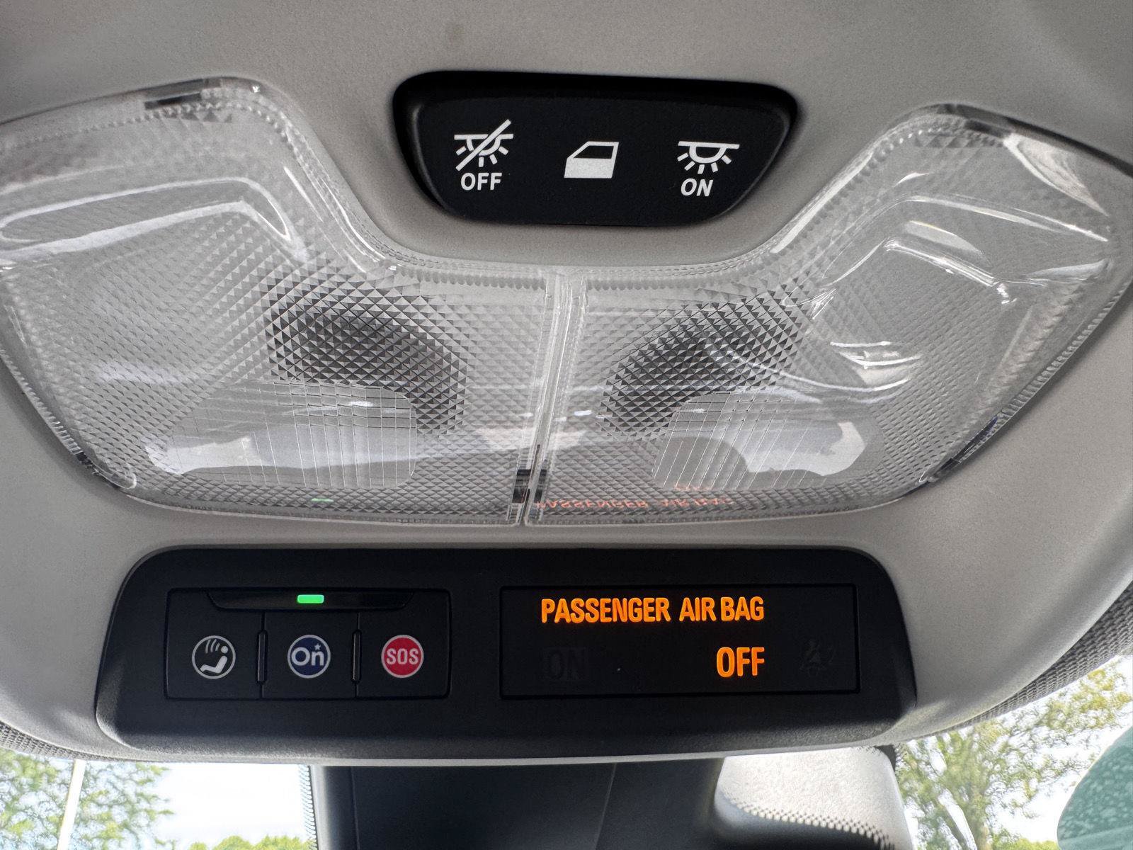 Used 2022 Chevrolet Bolt EUV LT w/ Convenience Package FWD image 30