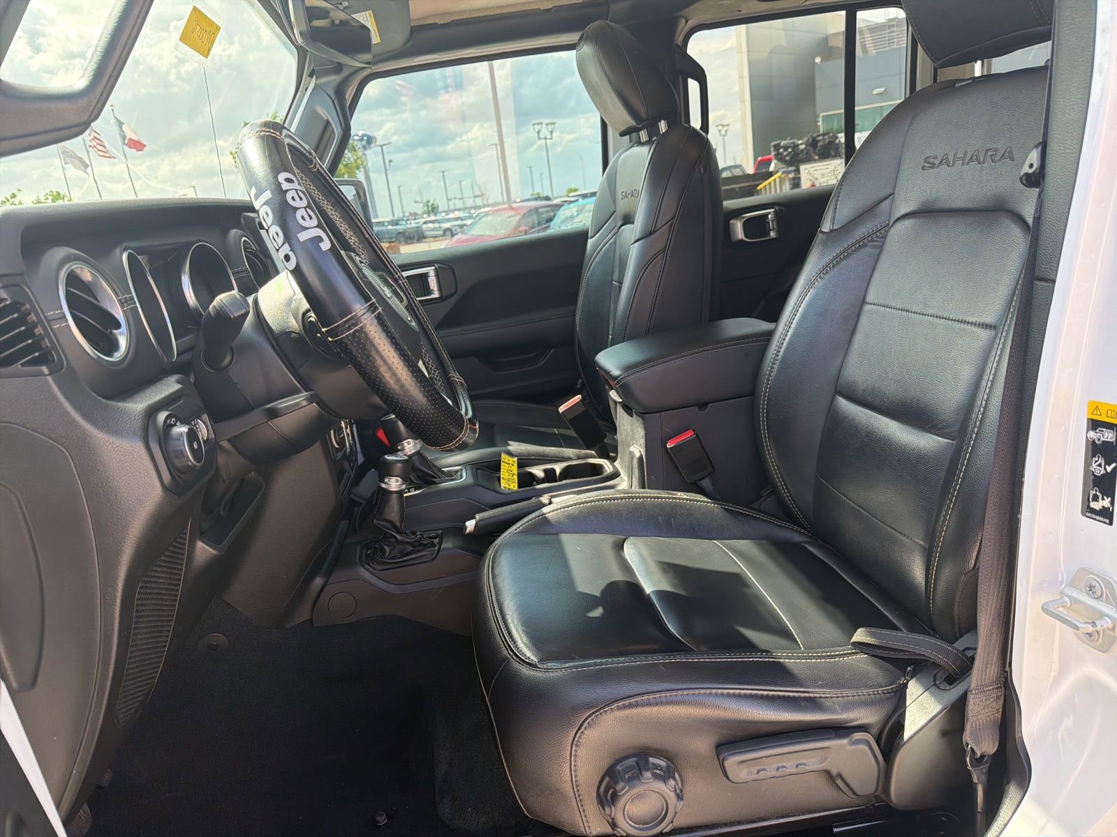 Used 2022 Jeep Wrangler Unlimited Sahara w/ Cold Weather Group image 10