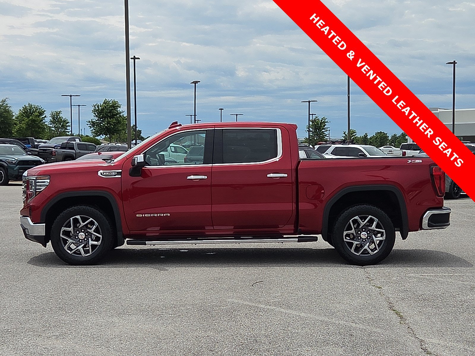 Used 2023 GMC Sierra 1500 SLT w/ SLT Premium Package AWD/4WD image 3
