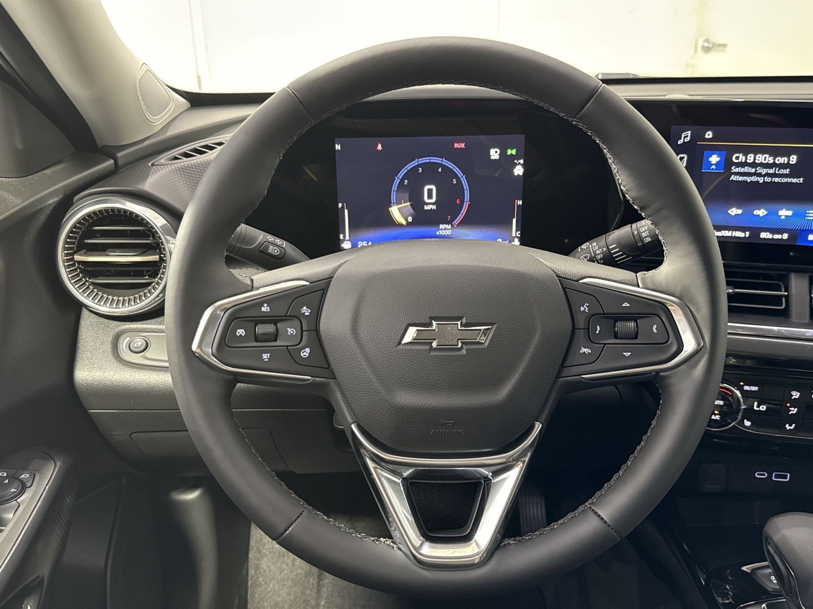 New 2026 Chevrolet Trax ACTIV w/ Driver Confidence Package FWD image 17