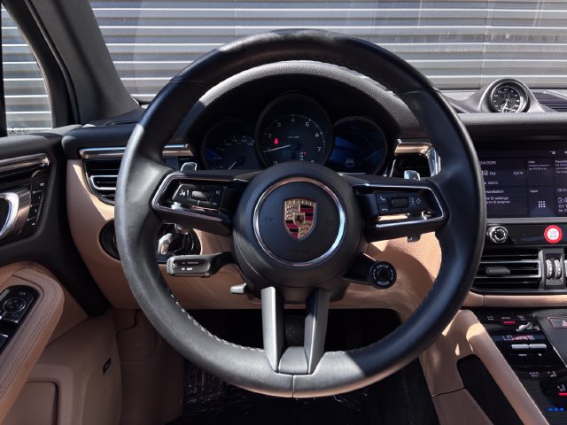 Certified 2022 Porsche Macan AWD/4WD image 14